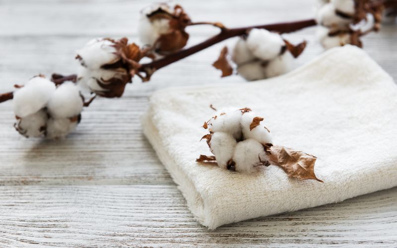 Les bienfaits du linge de bain en fibres naturelles pour la peau - Maison Cocon