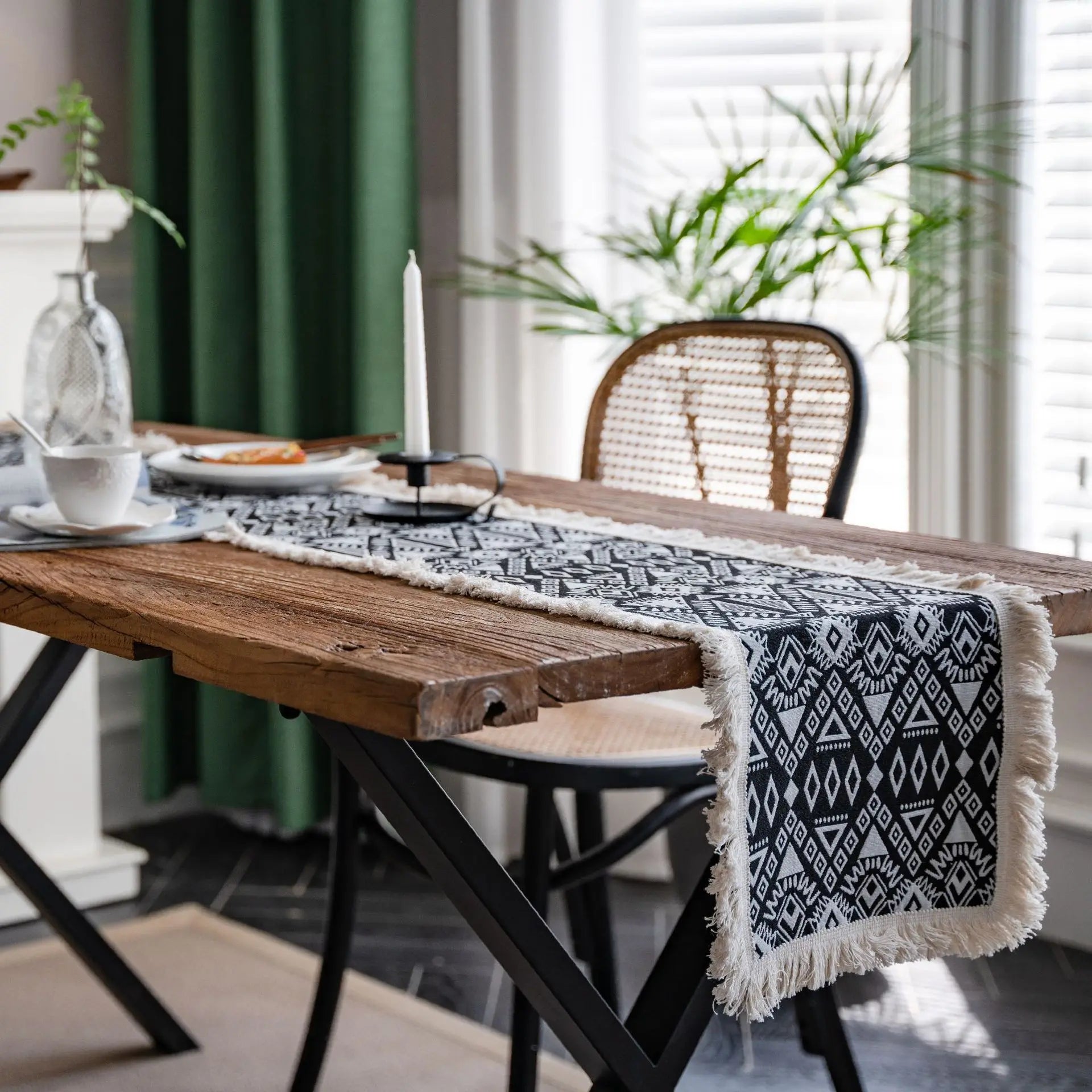 Chemin de table Jacquard vintage ethnique noir 