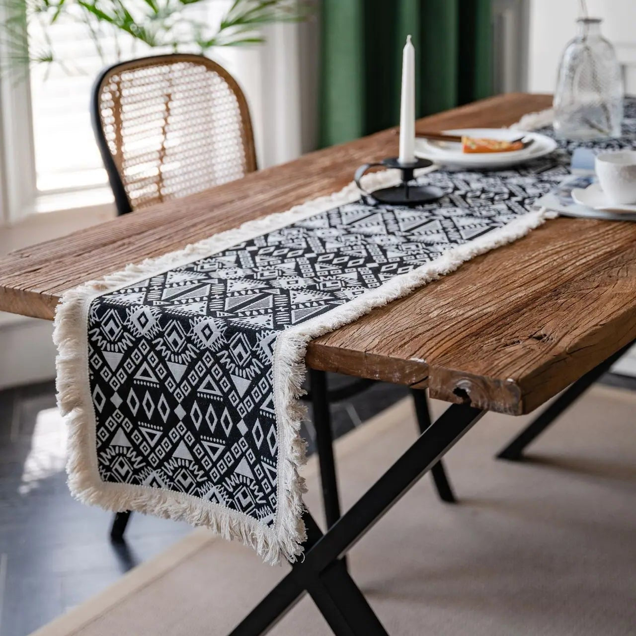 Chemin de table Jacquard vintage ethnique noir 