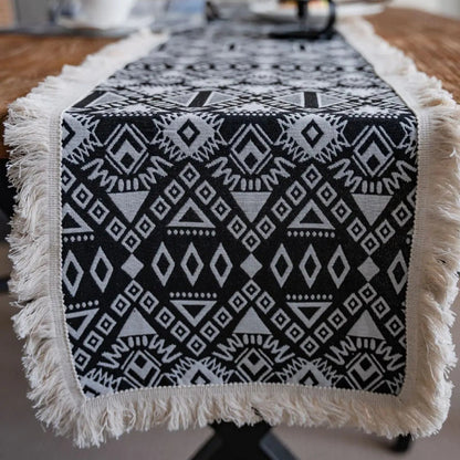 Chemin de table Jacquard vintage ethnique noir 