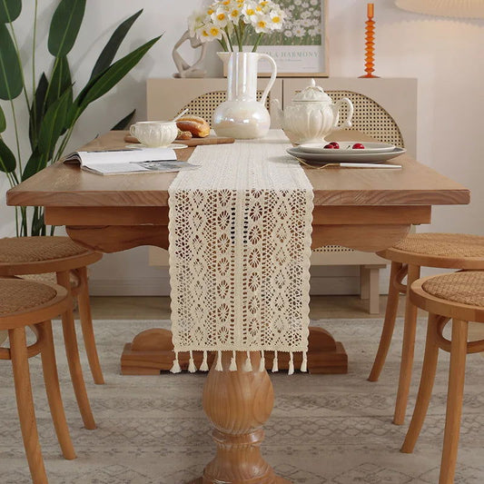 Chemin table brodé dentelles en coton beige