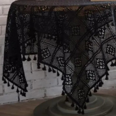 Nappe brodée crochet coton style vintage noir