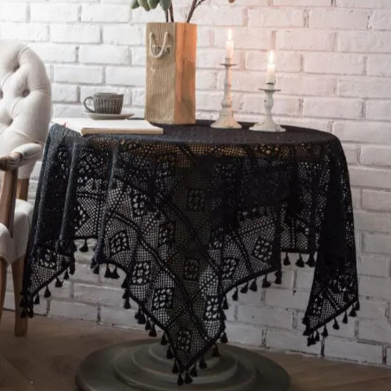 Nappe brodée crochet coton style vintage noir