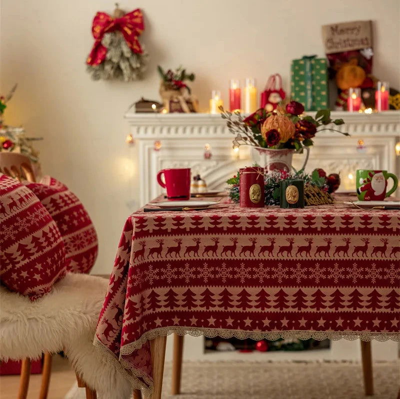 Nappe de Noël Jacquard en polycoton rouge motif Sapins et rênes pampilles