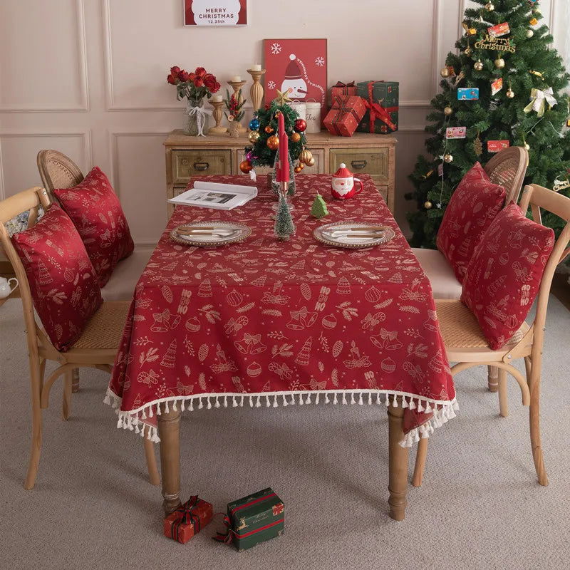 Nappe de Noël Jacquard en polycoton rouge motif Sapins et rênes pampilles