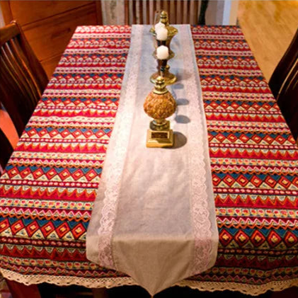 Nappe imprimée coton à motif bohème et dentelles