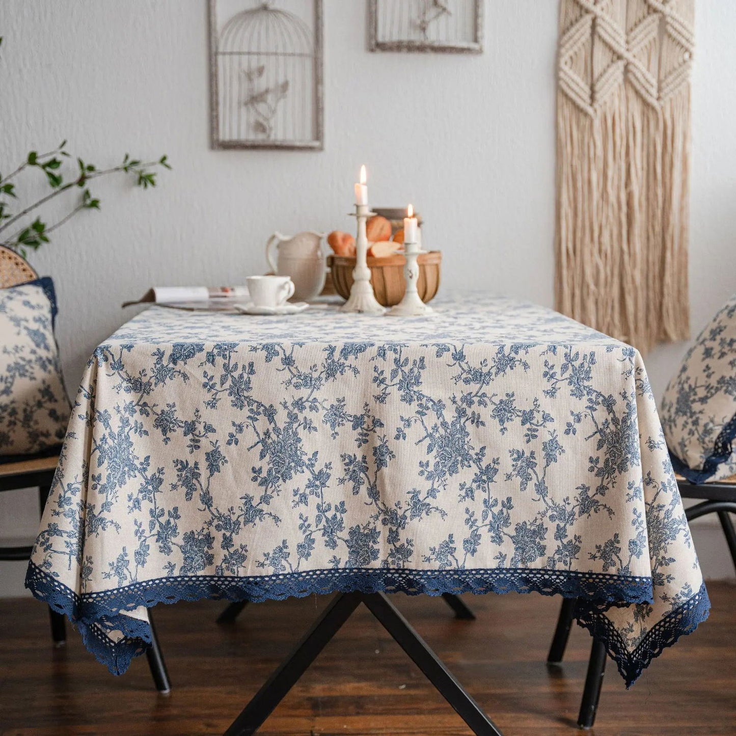 Nappe imprimée fleurie en coton lin bordure dentelle