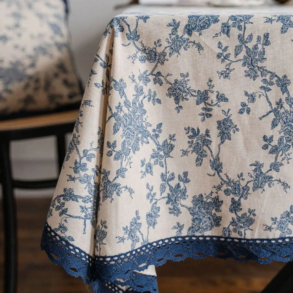 Nappe imprimée fleurie en coton lin bordure dentelle