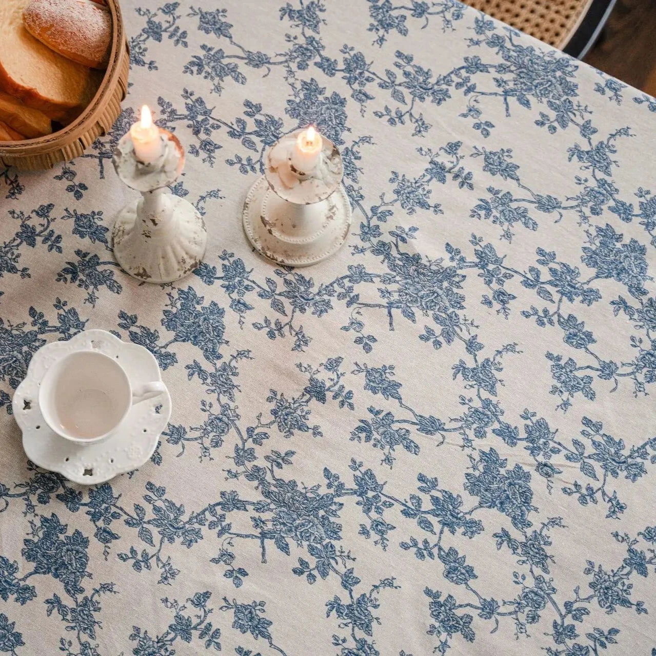 Nappe imprimée fleurie en coton lin bordure dentelle