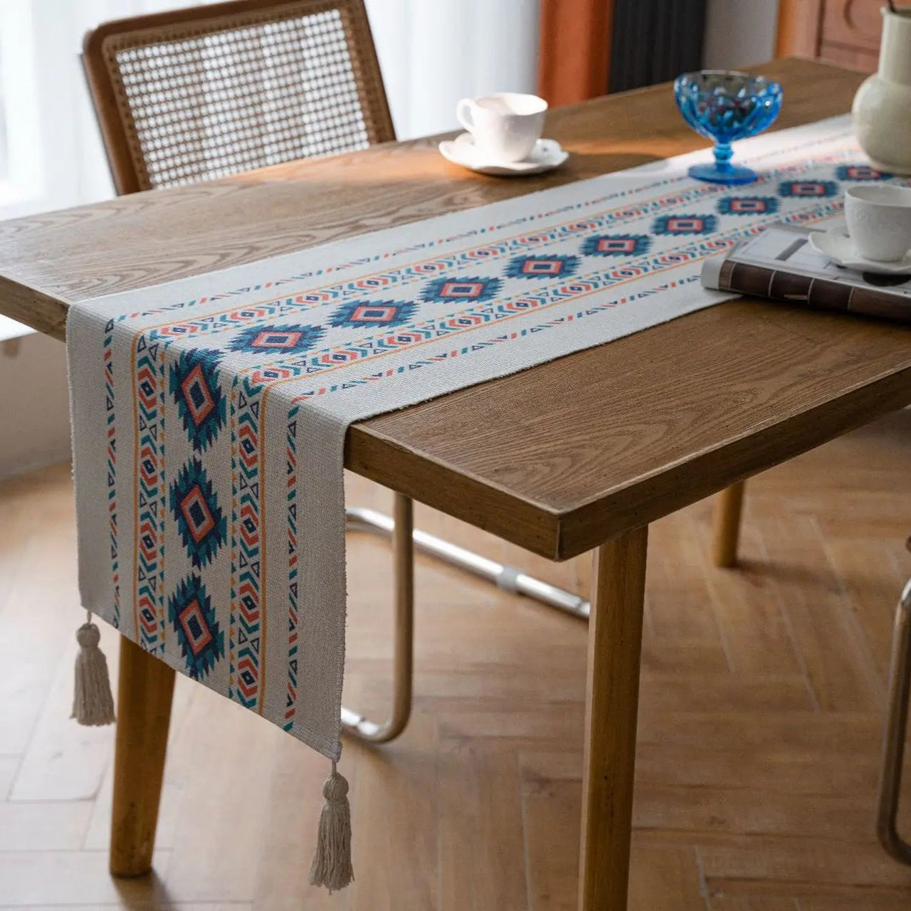 Chemin de table en coton épais imprimé motif Boho à pampilles